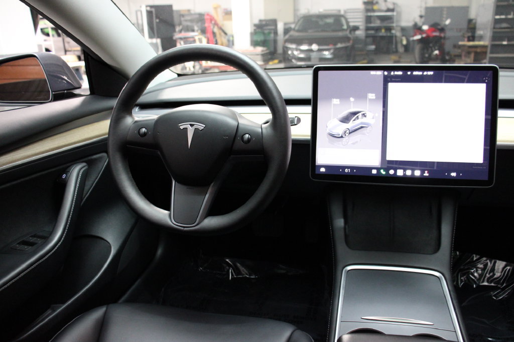 Used 2023 Tesla Model 3 Standard Range RWD image 10