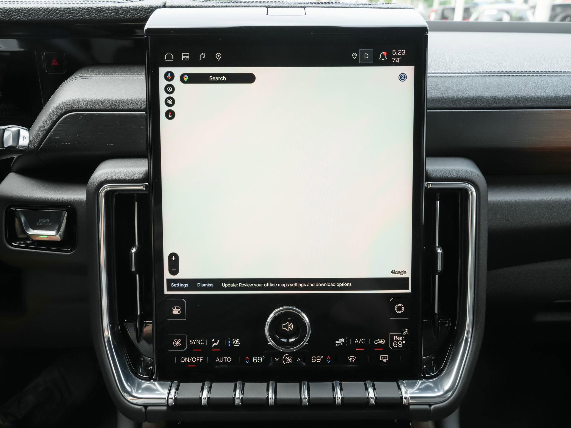 Used 2025 GMC Yukon Denali RWD image 13