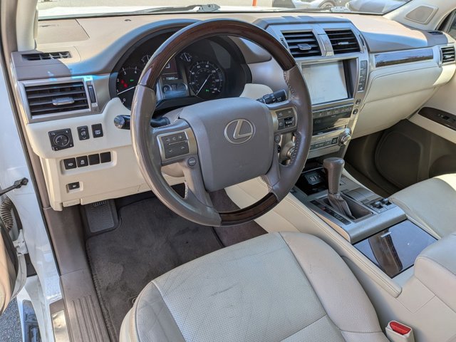 Used 2019 Lexus GX 460 Premium w/ Premium Package AWD/4WD image 10