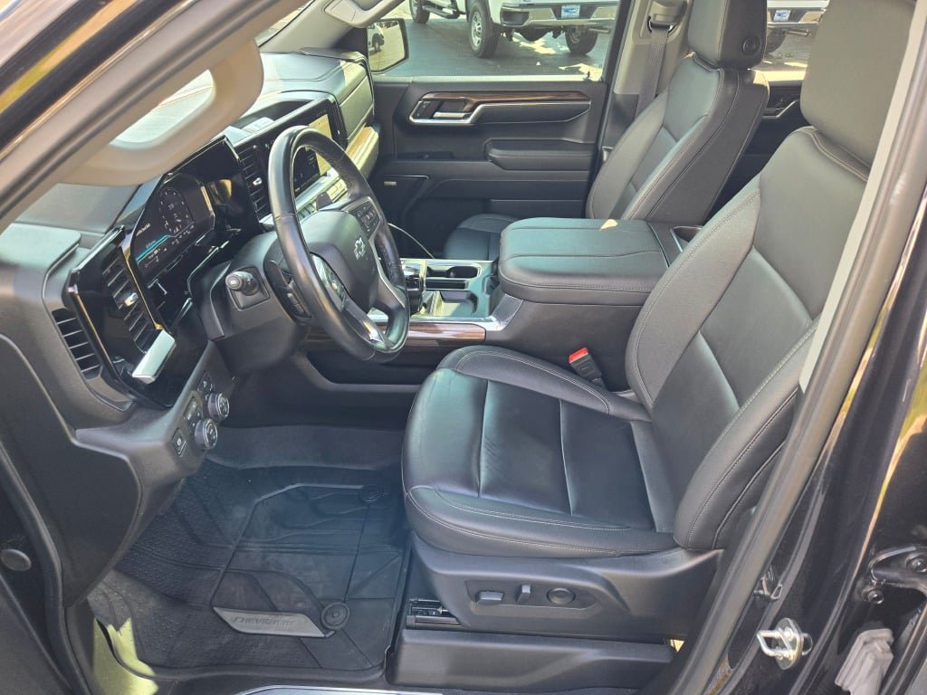 Used 2024 Chevrolet Silverado 1500 RST w/ Convenience Package II AWD/4WD image 21