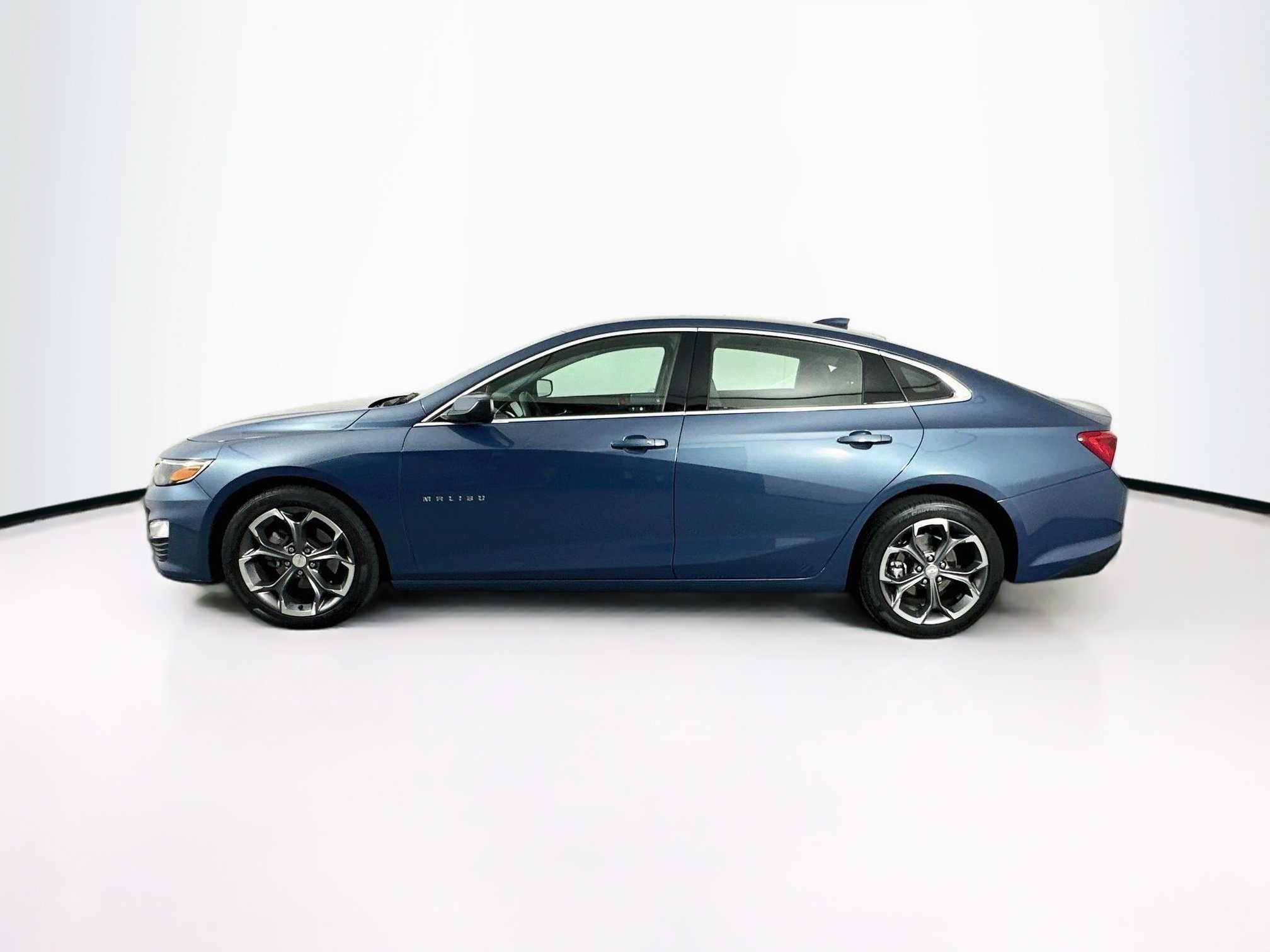 Used 2024 Chevrolet Malibu LT FWD image 4