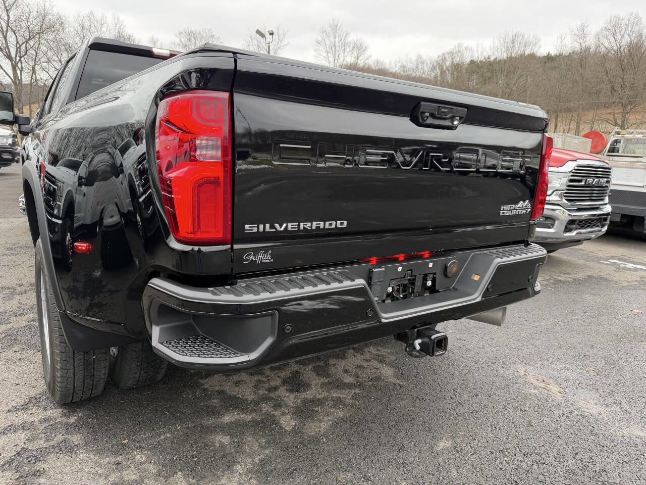 Used 2024 Chevrolet Silverado 3500 High Country w/ High Country Premium Package image 11