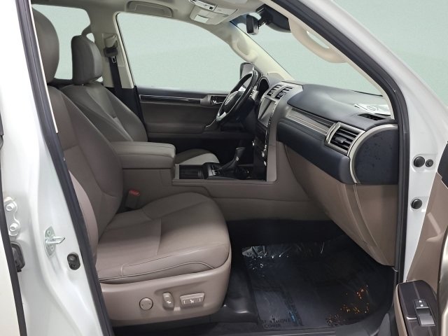 Used 2020 Lexus GX 460 Premium w/ Premium Package AWD/4WD image 13