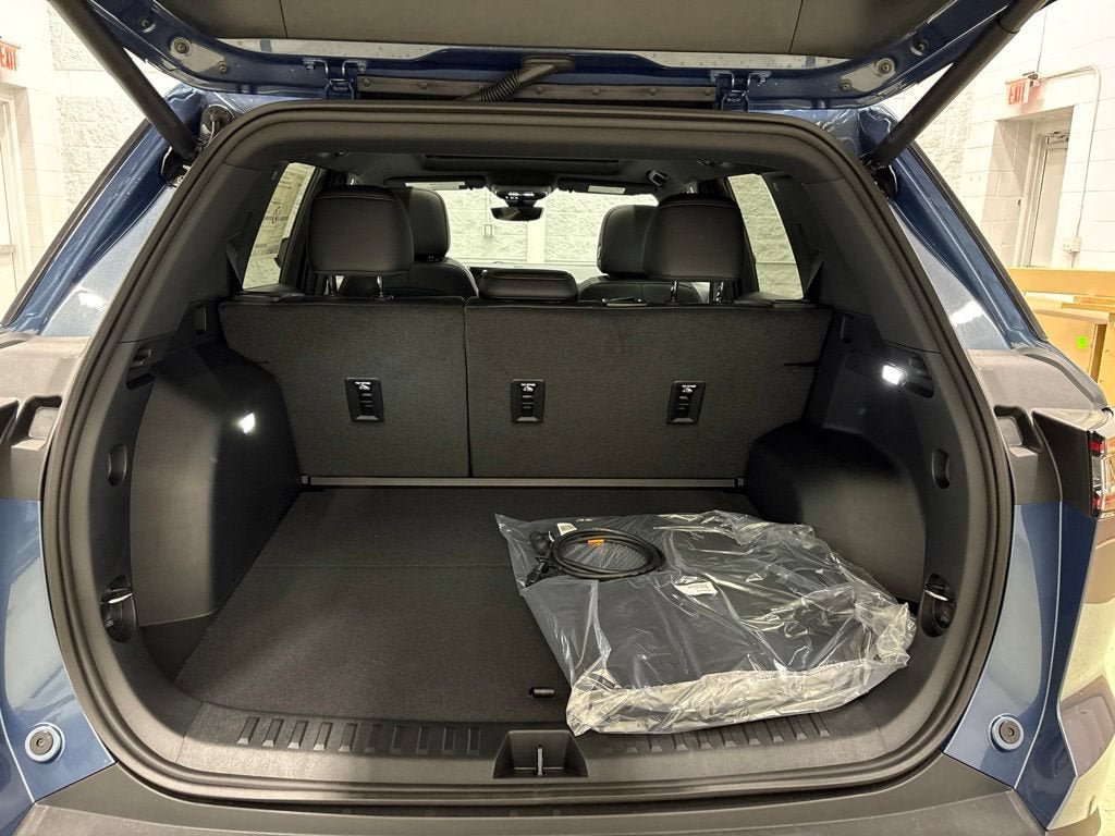 New 2027 Chevrolet Equinox RS w/ Safety and Technology Package AWD/4WD image 37