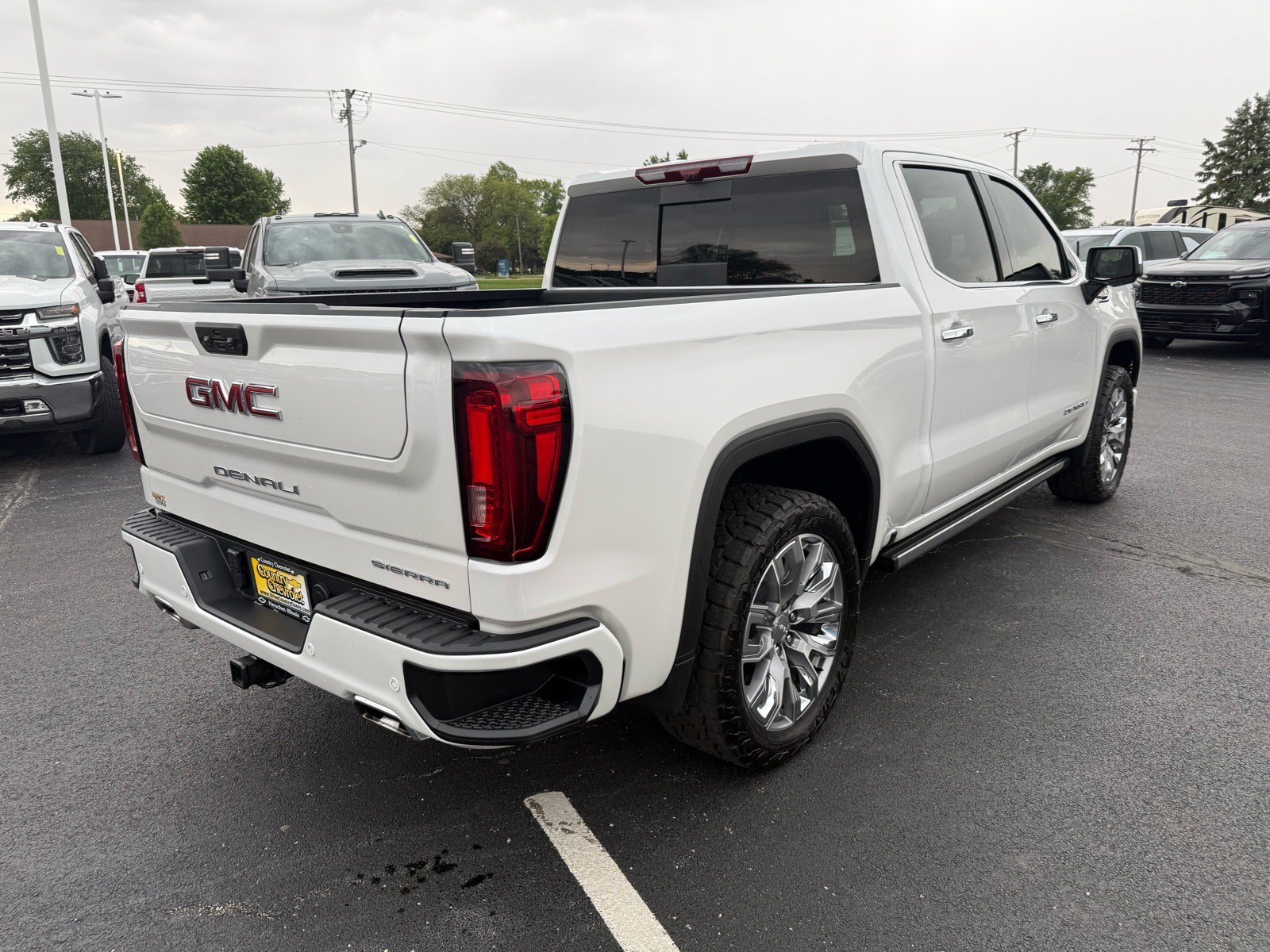 Used 2025 GMC Sierra 1500 Denali w/ Denali Reserve Package AWD/4WD image 5