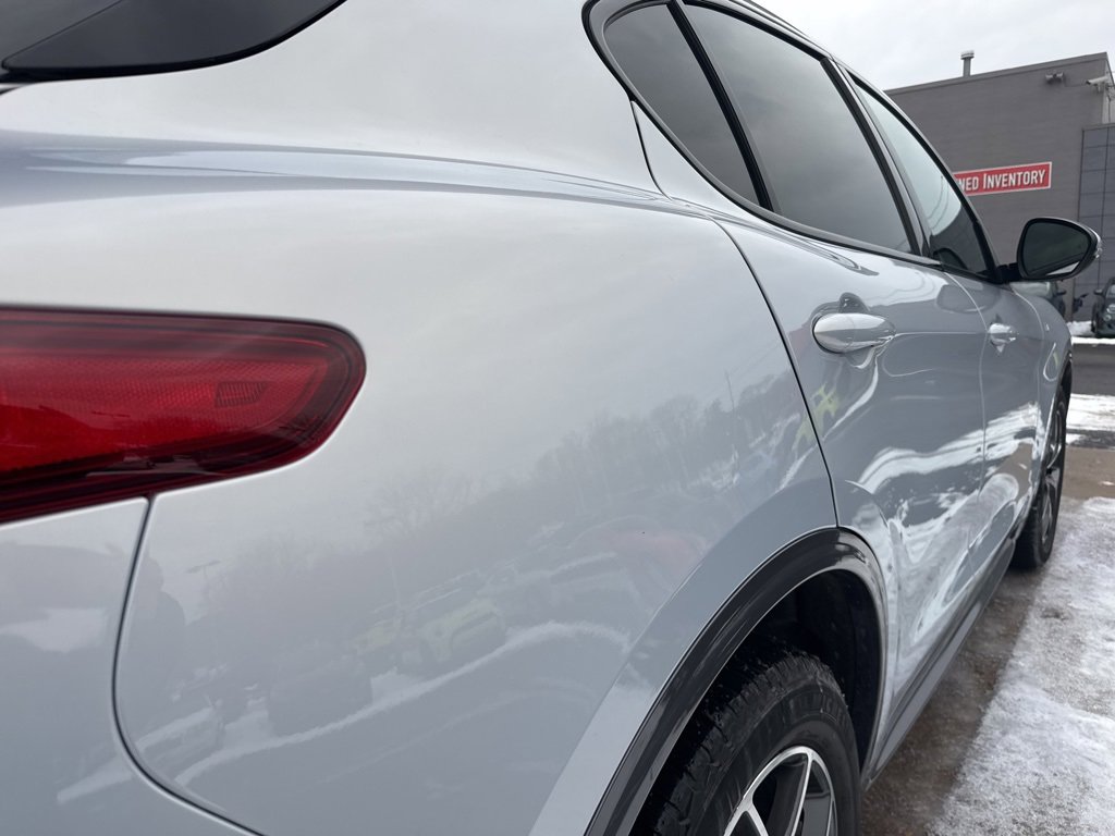 Used 2023 Alfa Romeo Stelvio Ti image 7
