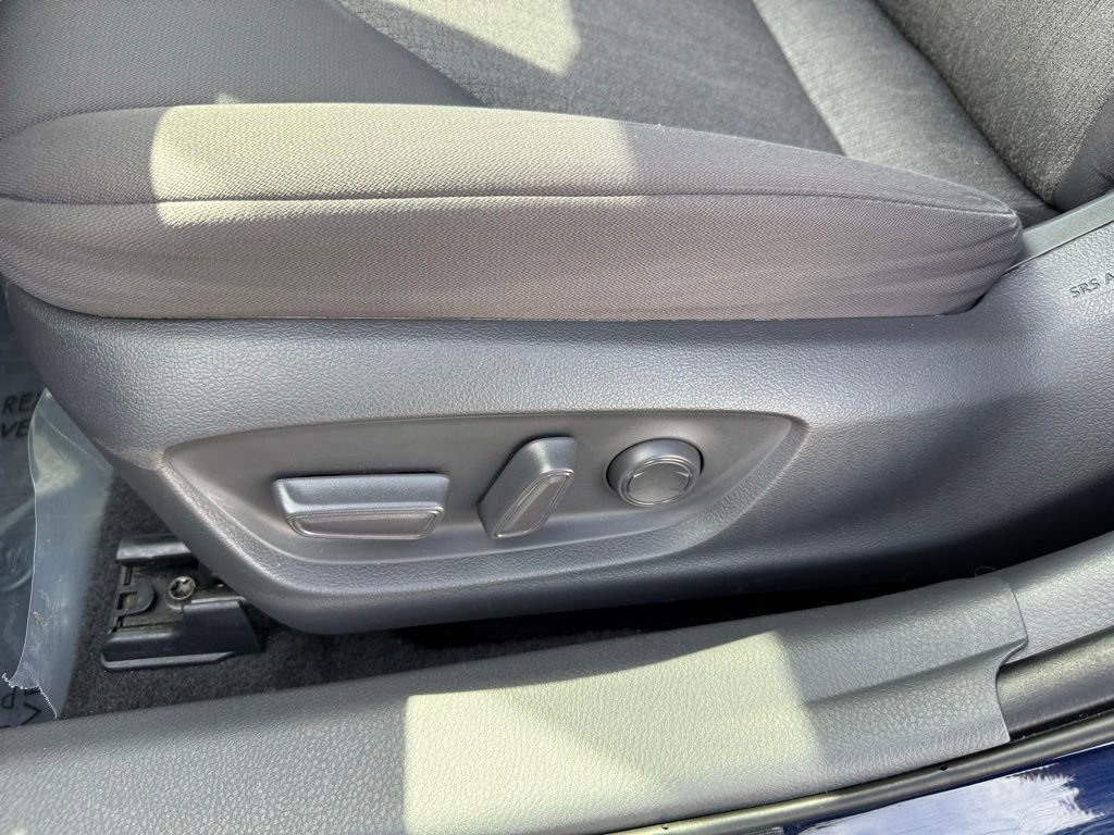 Used 2021 Toyota Camry LE image 12