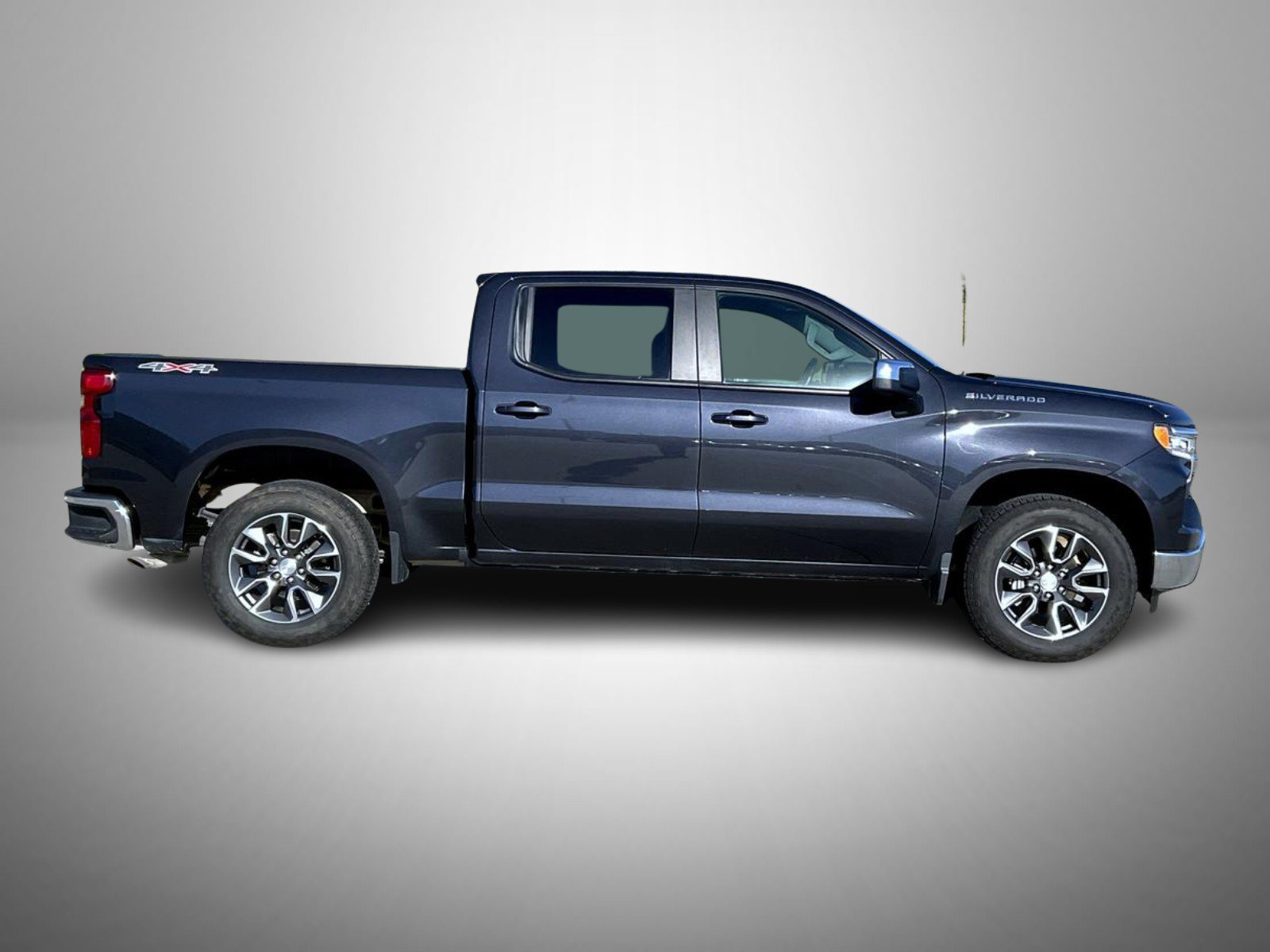 Used 2024 Chevrolet Silverado 1500 LT AWD/4WD image 4