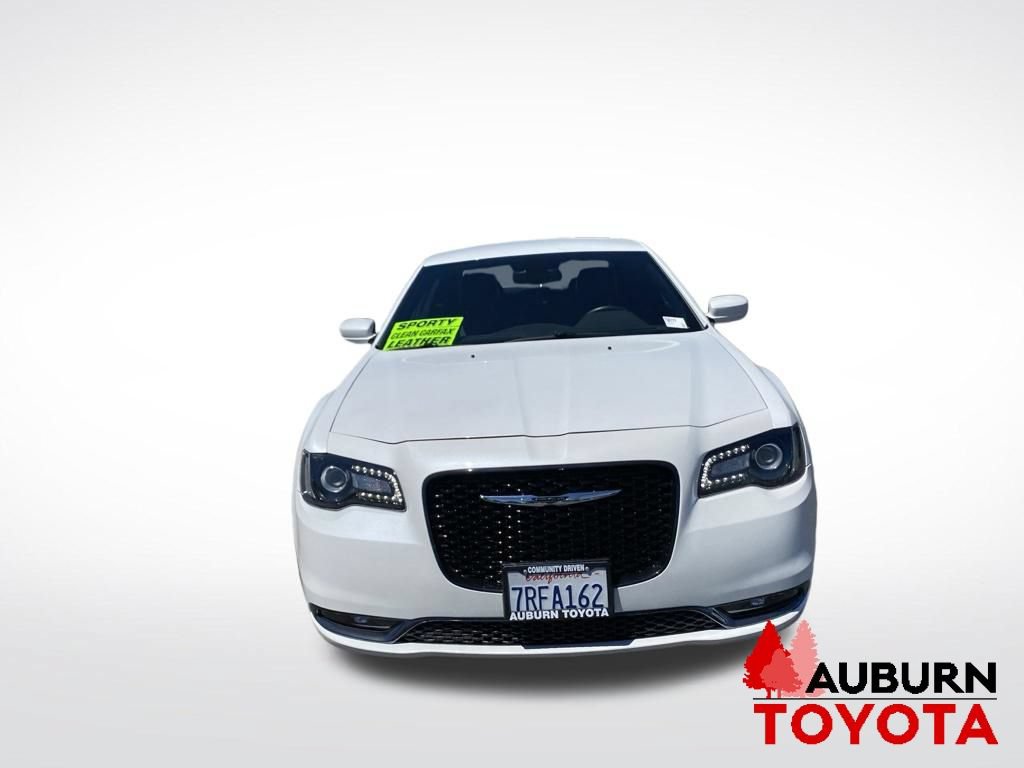 Used 2015 Chrysler 300 S RWD image 2