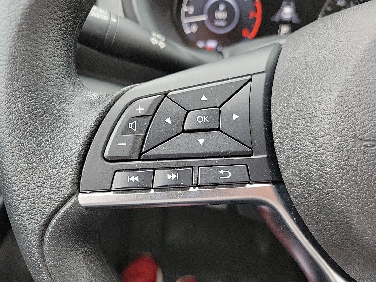 New 2024 Nissan Kicks SV w/ Interior Electronics Package image 26