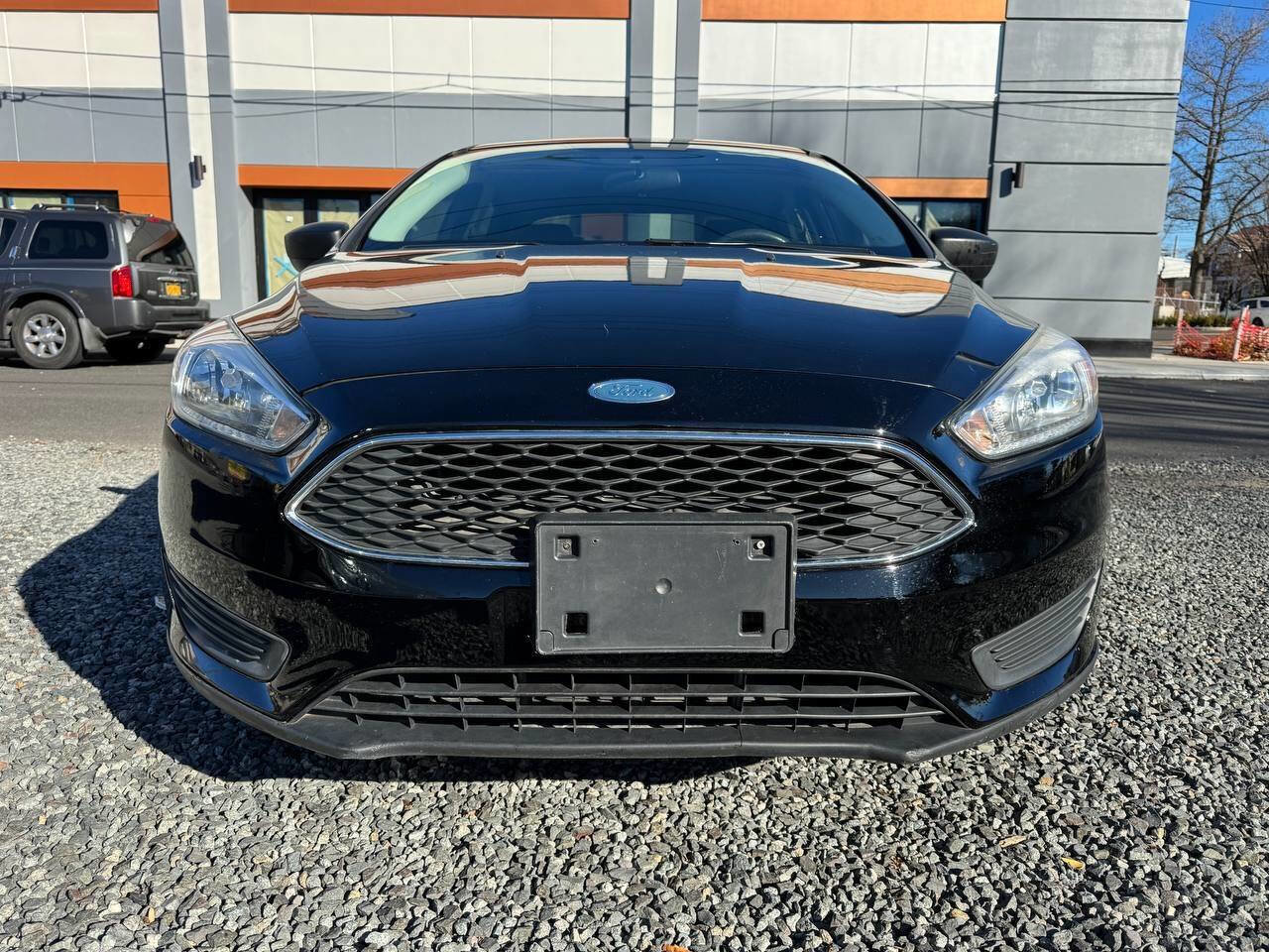Used 2018 Ford Focus S image 2