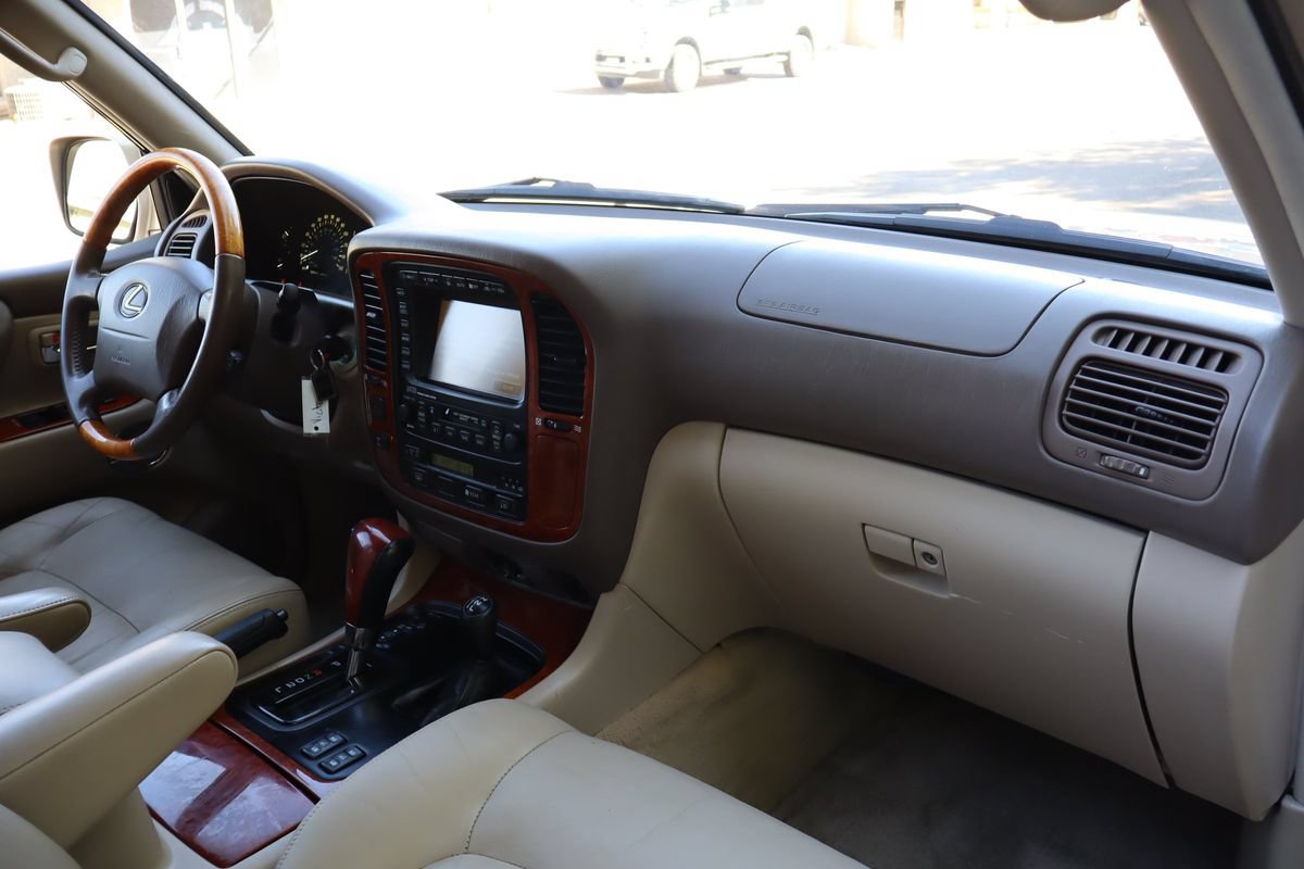 Used 2001 Lexus LX 470 4WD image 19