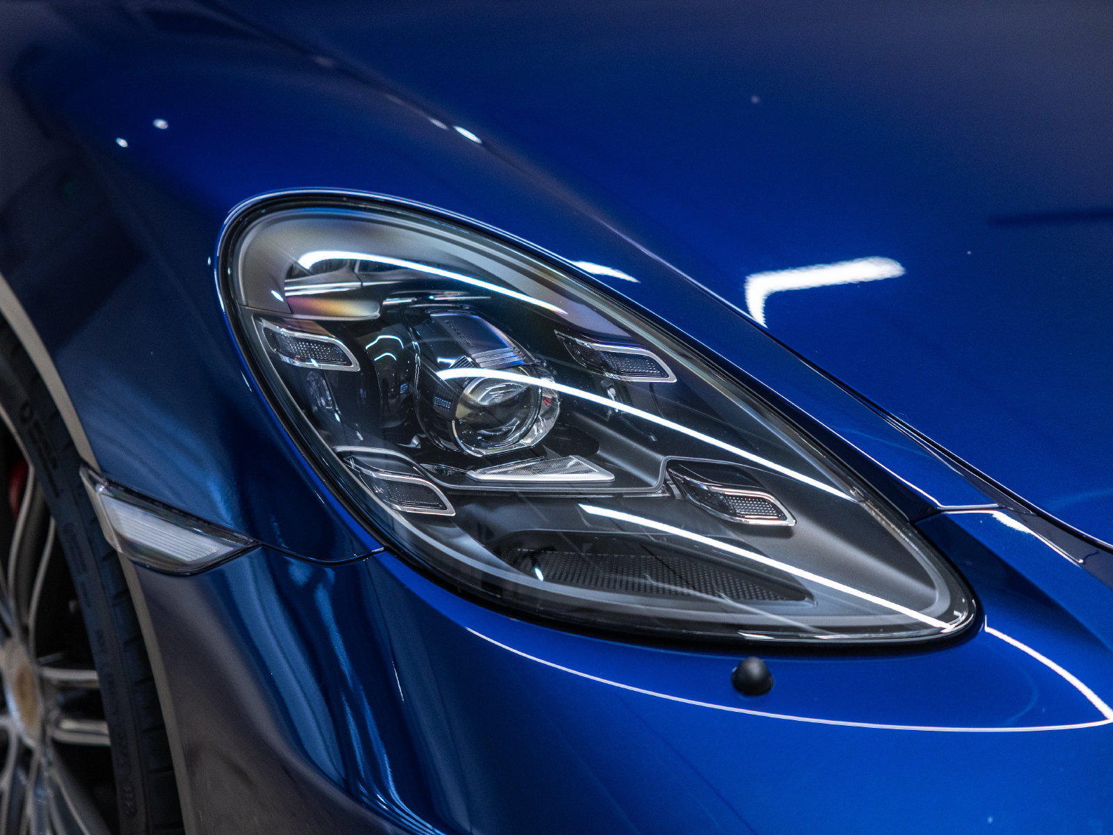 Certified 2025 Porsche 718 Cayman GTS RWD image 9