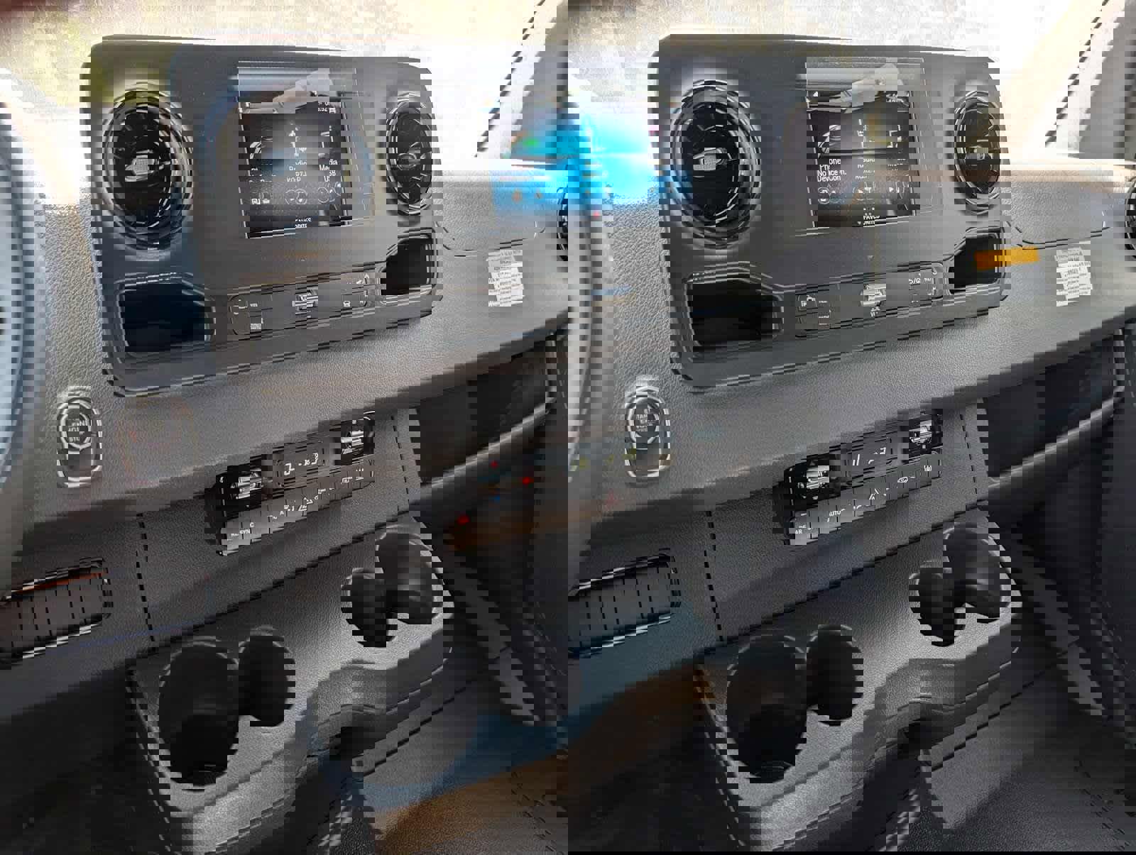 Used 2024 Mercedes-Benz Sprinter 2500 image 27