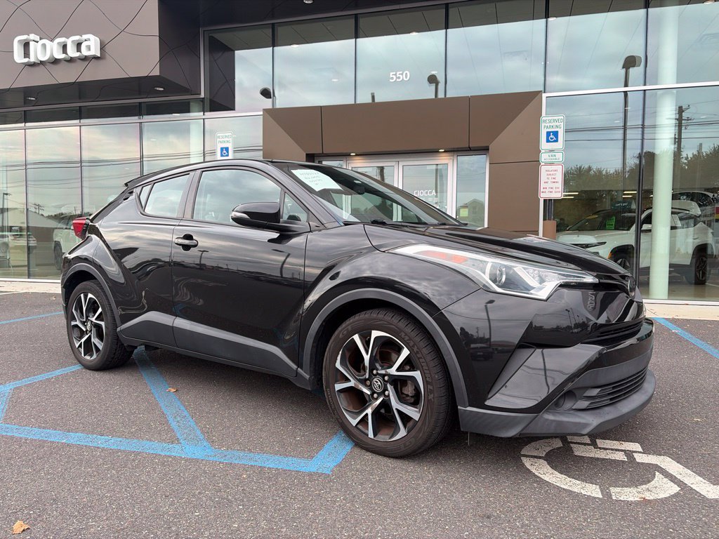 Used 2019 Toyota C-HR XLE FWD image 2