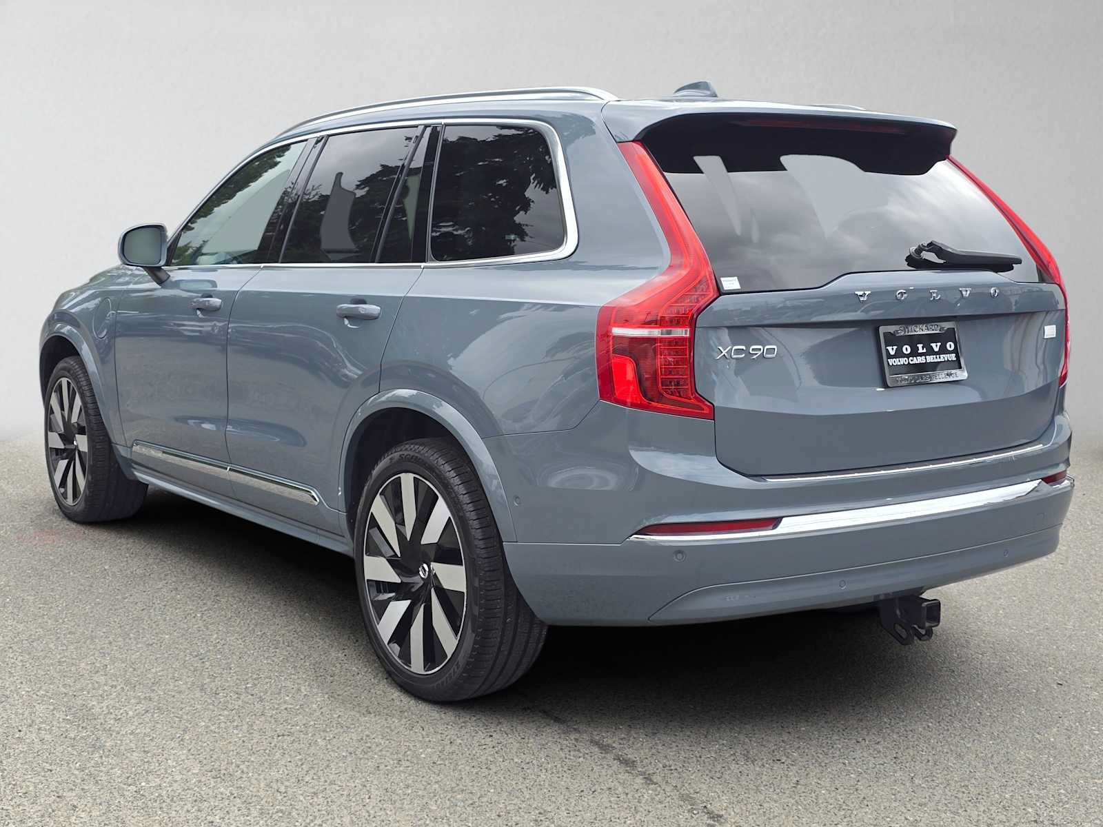 Used 2023 Volvo XC90 T8 Ultimate w/ Lounge Package AWD/4WD image 6