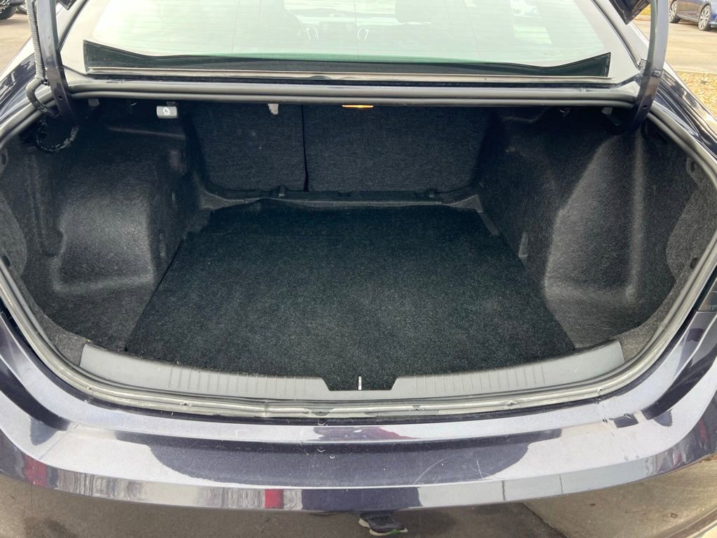 Used 2022 Chevrolet Malibu LT image 21