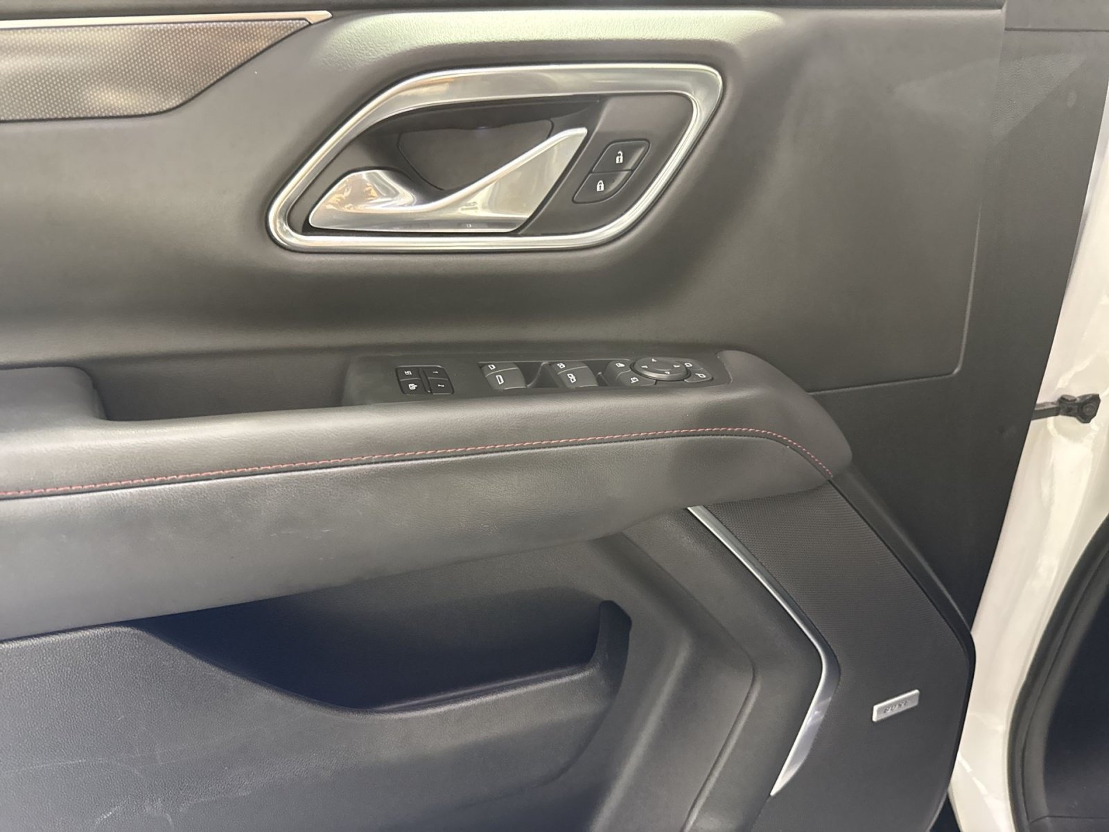 Used 2022 Chevrolet Tahoe RST w/ Luxury Package AWD/4WD image 16