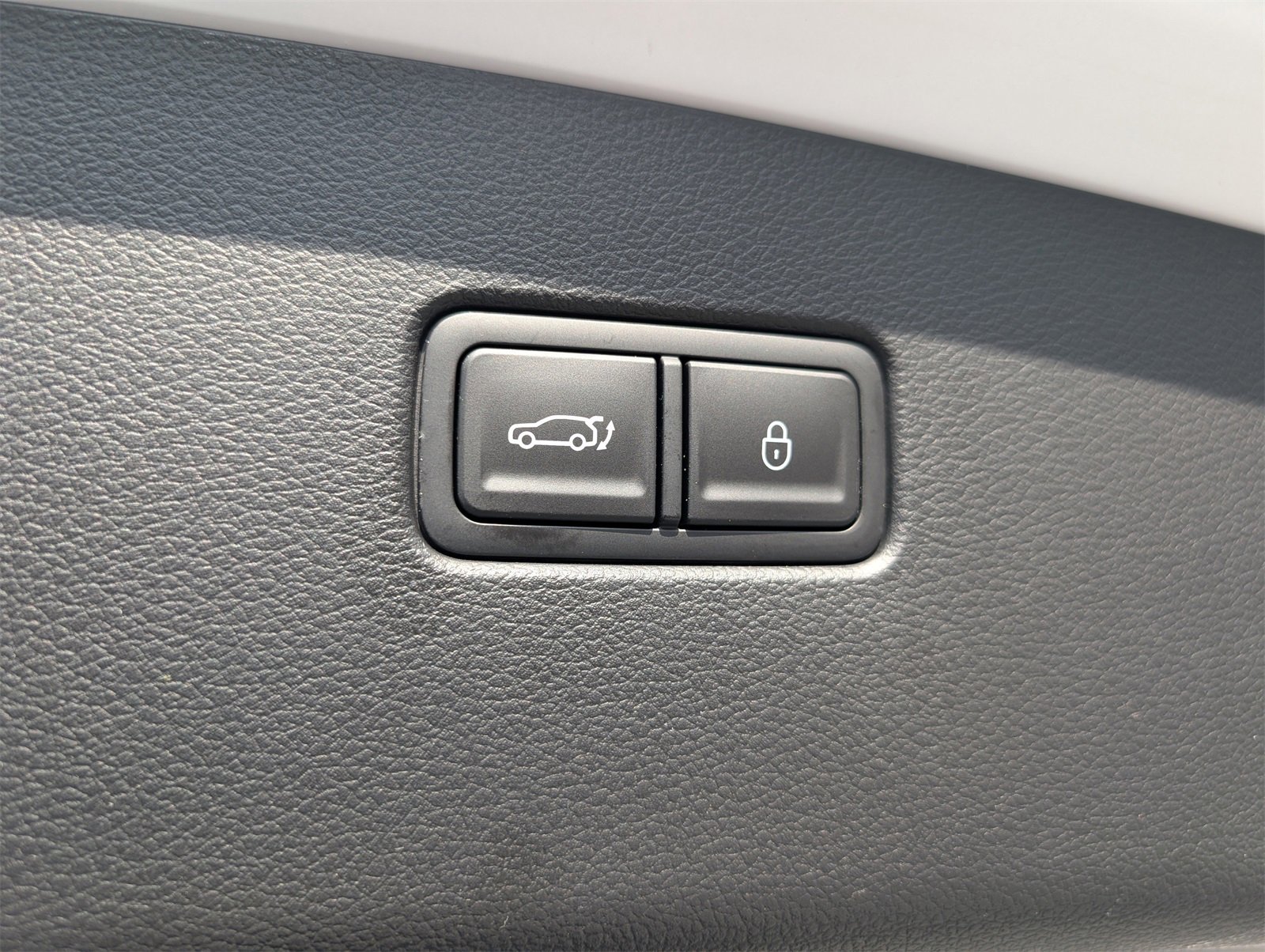 Used 2025 Genesis GV80 3.5T e-SC image 32