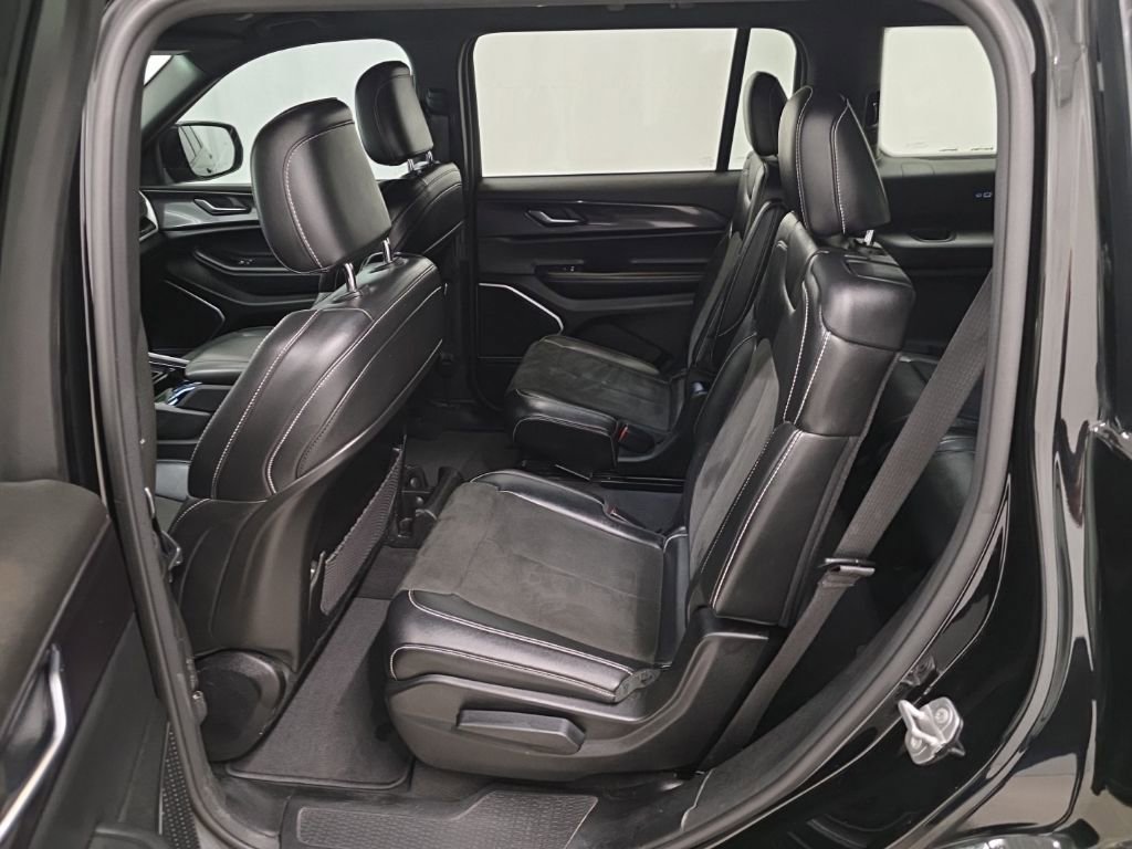 Used 2021 Jeep Grand Cherokee L Laredo image 10