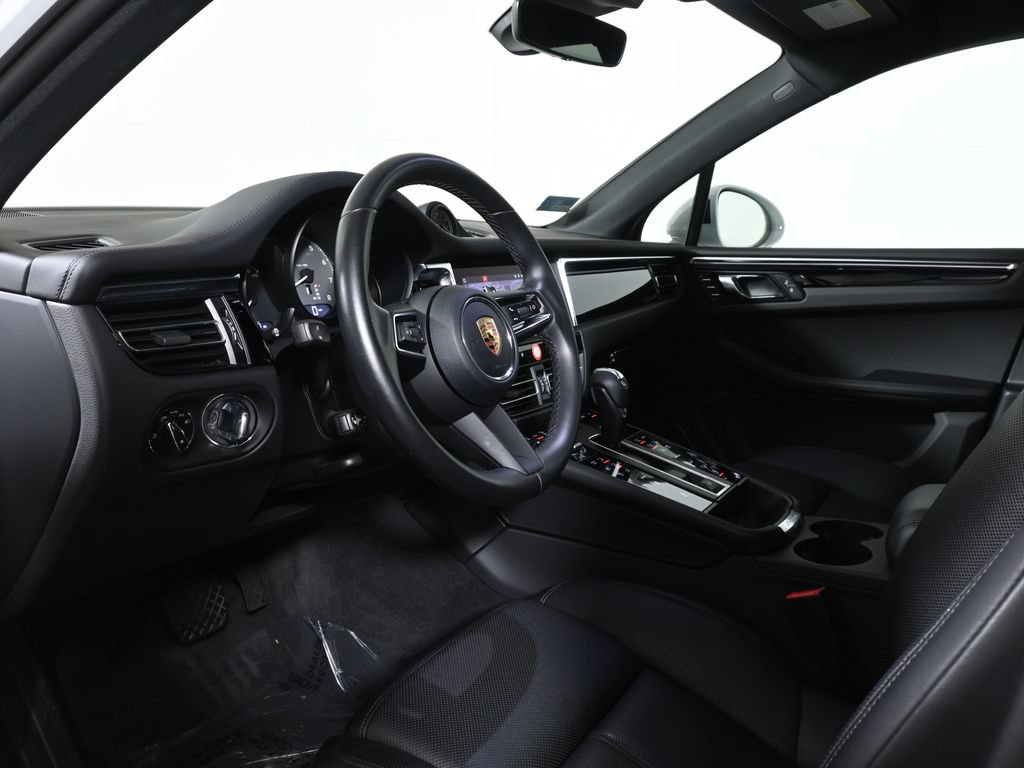 Used 2023 Porsche Macan S AWD/4WD image 4