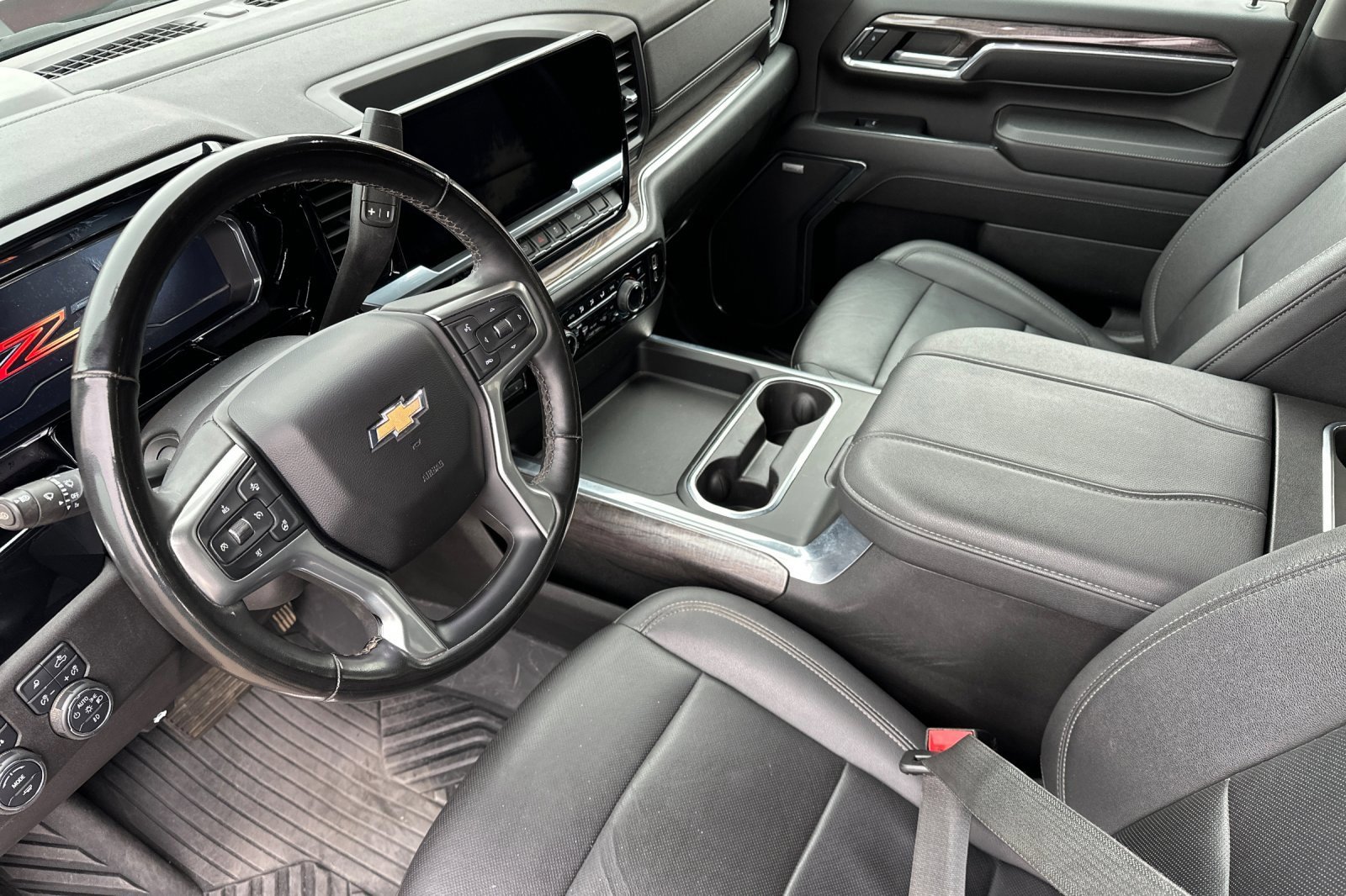 Used 2024 Chevrolet Silverado 2500 LTZ w/ LTZ Premium Package image 9