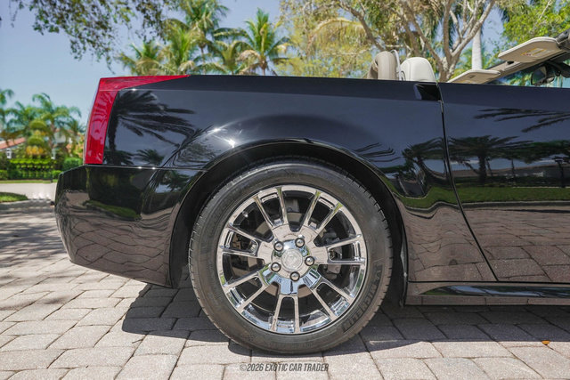 Used 2004 Cadillac XLR image 10