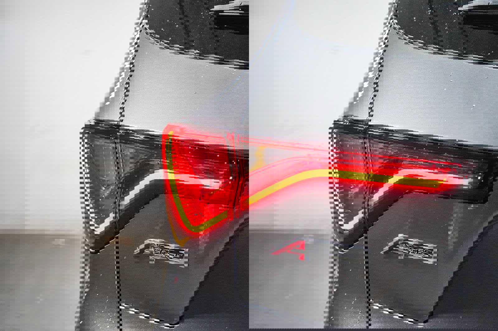 Used 2023 Acura MDX A-Spec image 13