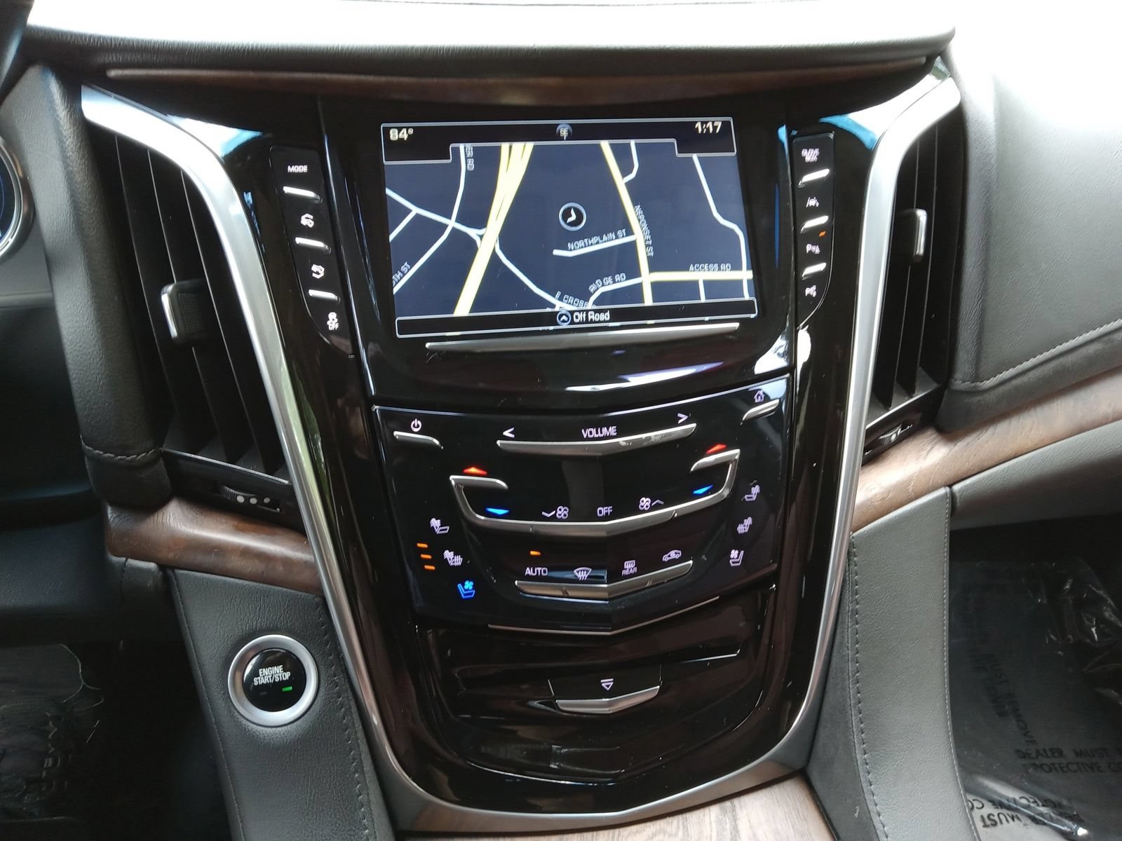 Used 2020 Cadillac Escalade ESV Luxury AWD/4WD image 16