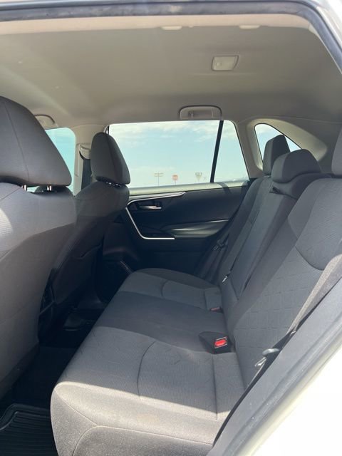 Used 2022 Toyota RAV4 XLE FWD image 10