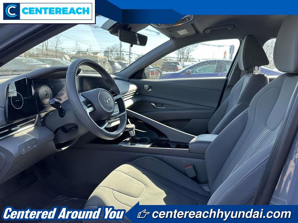 Used 2023 Hyundai Elantra SEL w/ Convenience Package FWD image 12