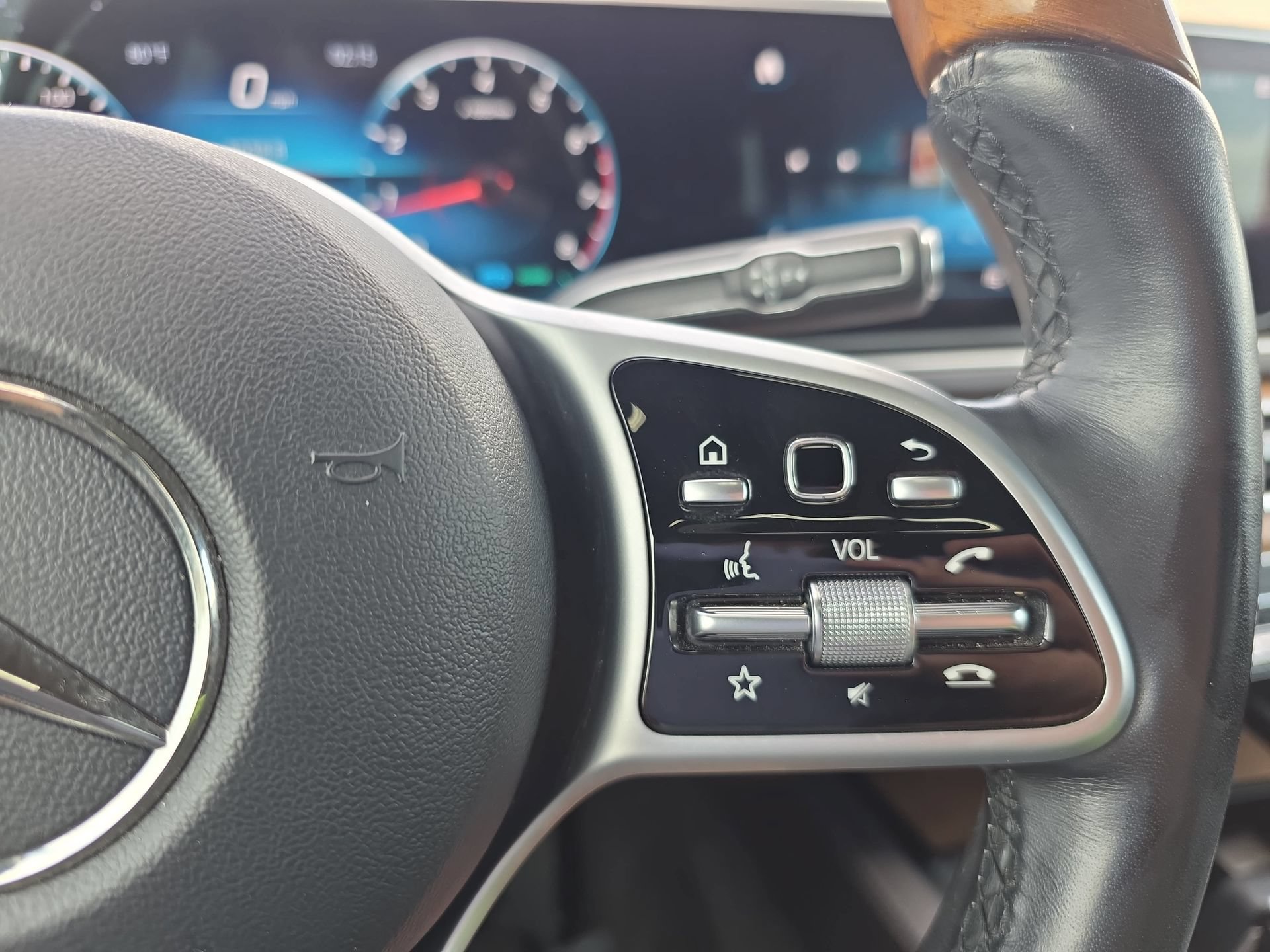 Certified 2021 Mercedes-Benz GLS 450 4MATIC image 18