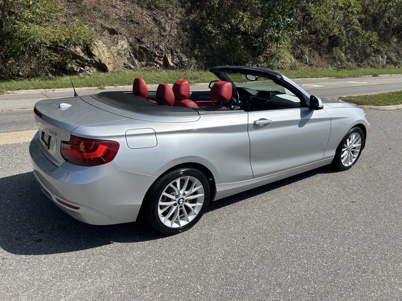 Used 2016 BMW 228i Convertible image 8