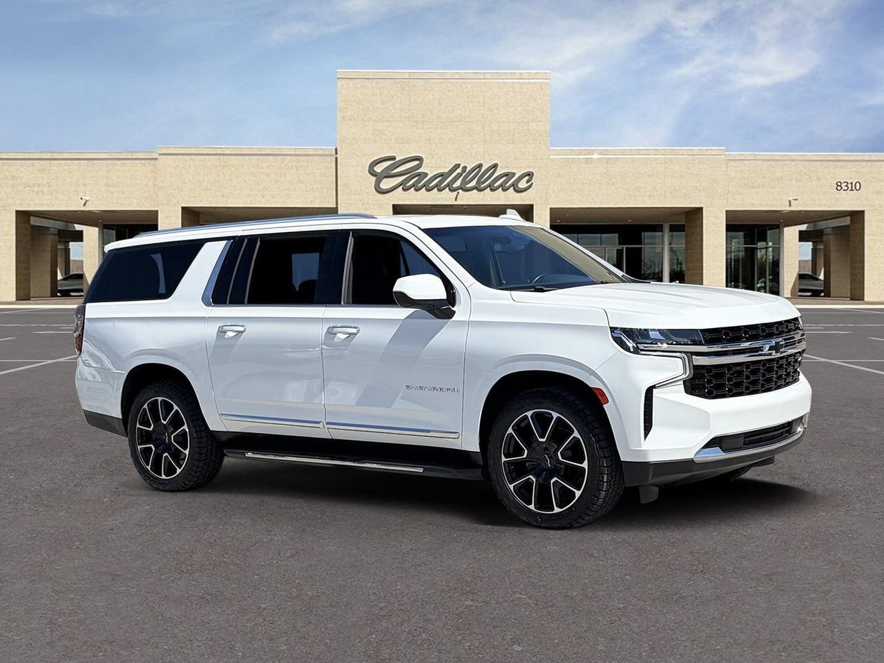 Used 2021 Chevrolet Suburban LS RWD image 3