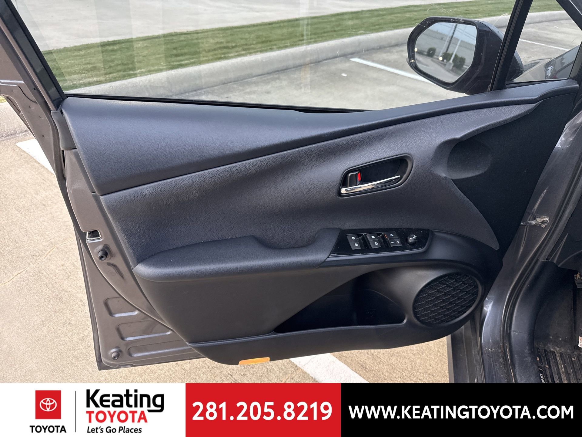 Used 2016 Toyota Prius Three image 11