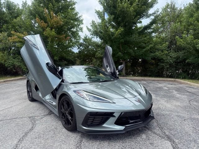 Used 2022 Chevrolet Corvette Stingray Convertible w/ Z51 Performance Package RWD image 2
