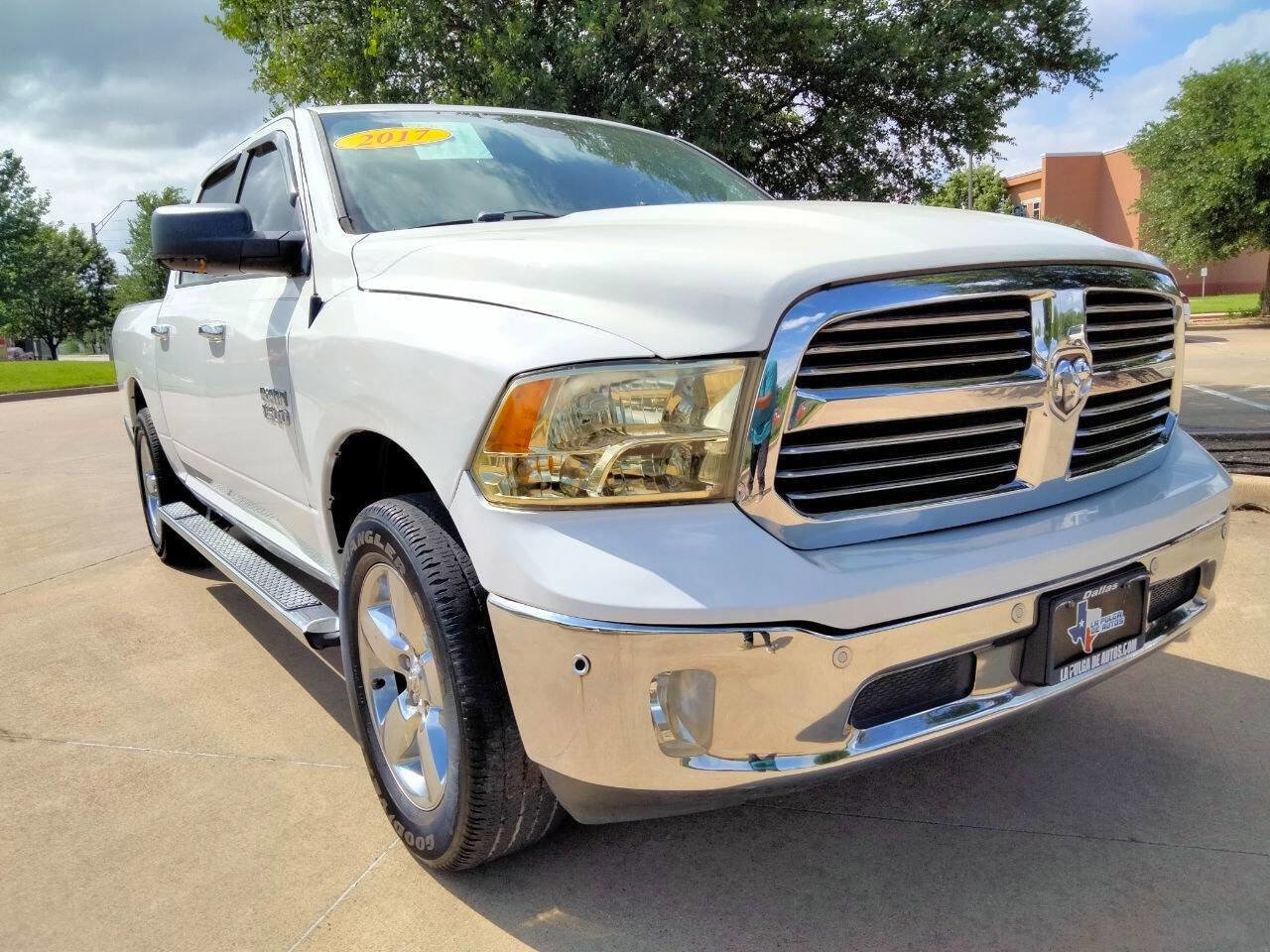 Used 2017 RAM 1500 Lone Star RWD image 3