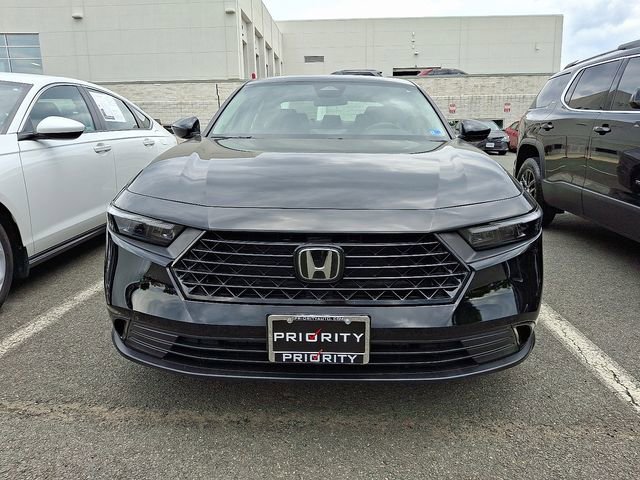 Used 2025 Honda Accord SE image 2