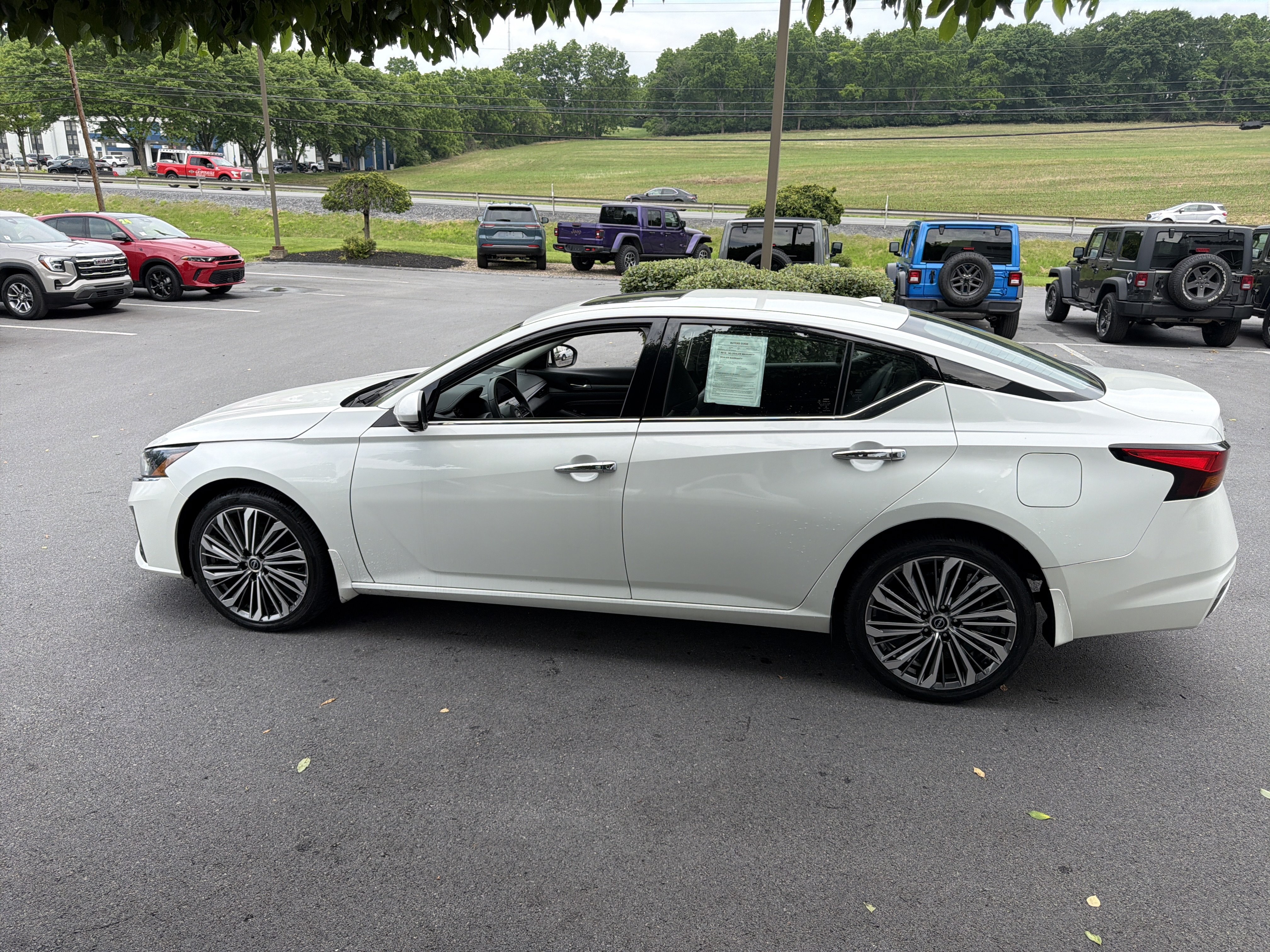 Used 2023 Nissan Altima 2.5 SL AWD/4WD image 8