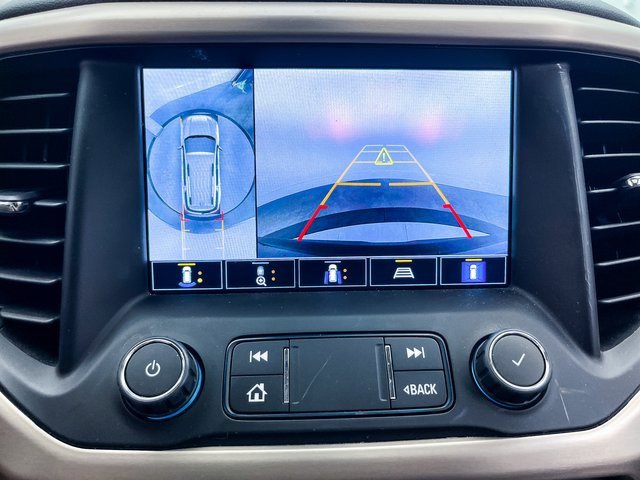 Used 2022 GMC Acadia Denali w/ Denali Technology Package image 10