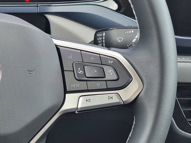 Used 2024 Volkswagen Taos SE image 31