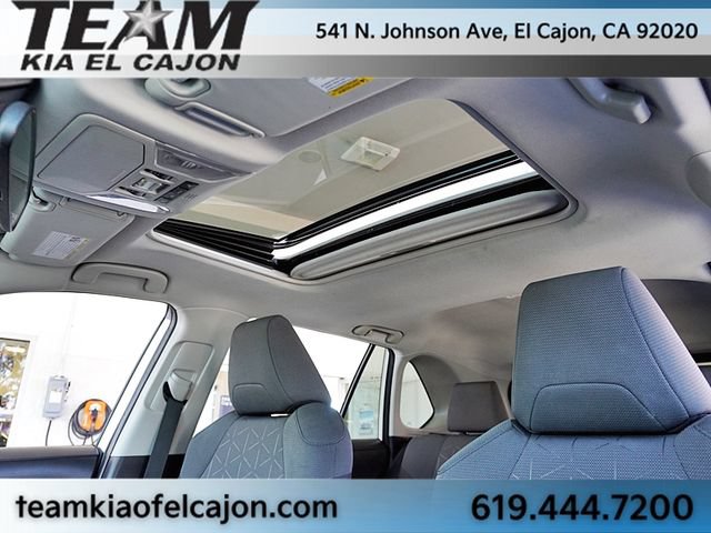 Used 2021 Toyota RAV4 XLE w/ Convenience Package AWD/4WD image 15