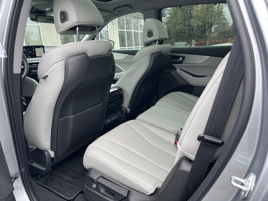Certified 2023 Acura MDX SH-AWD w/ Technology Package image 14