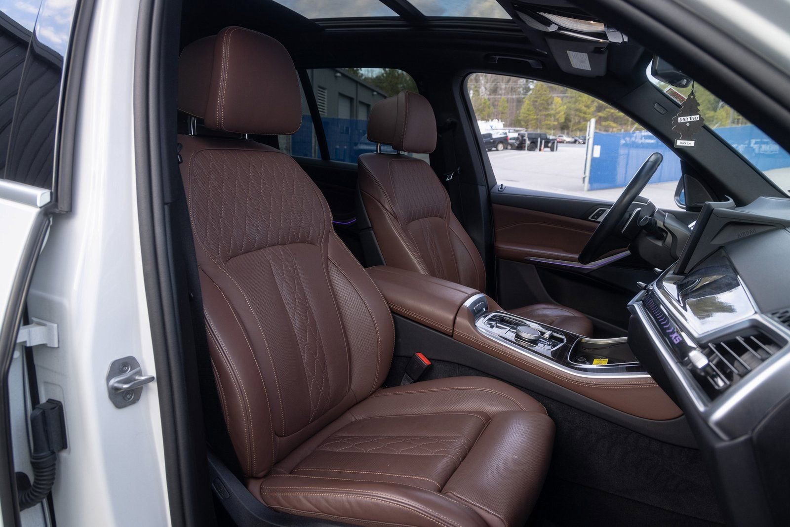 Used 2025 BMW X5 xDrive50e image 23