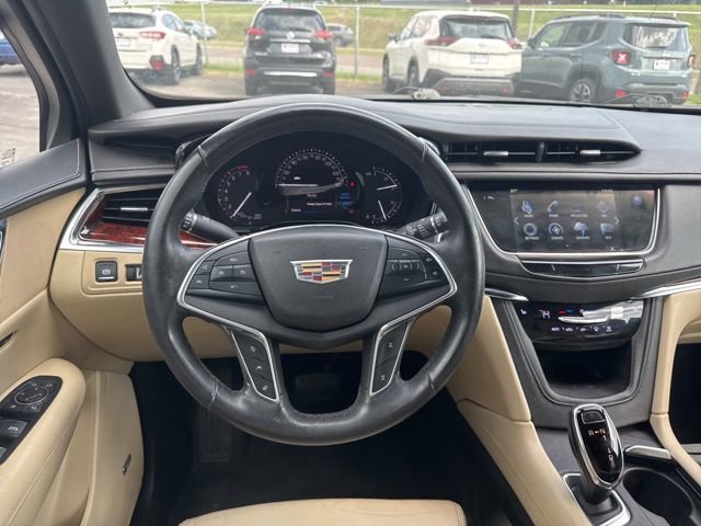 Used 2017 Cadillac XT5 Luxury w/ Driver Awareness Package image 14