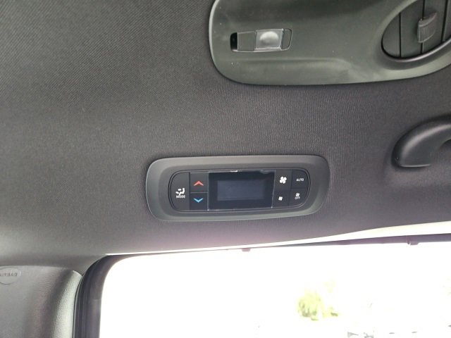 New 2026 Chrysler Pacifica Select image 23