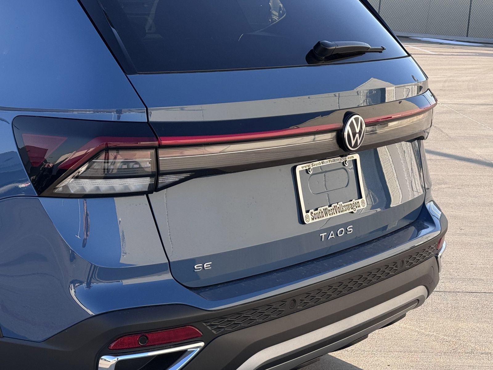 New 2025 Volkswagen Taos SE image 6