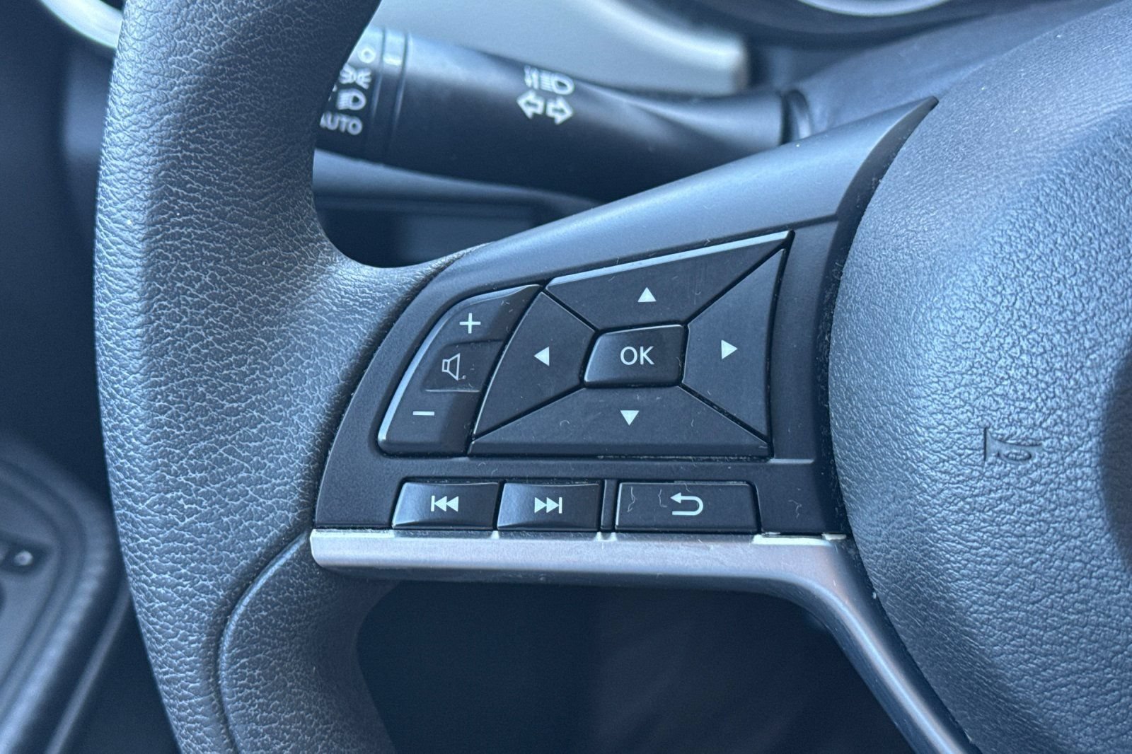 Used 2021 Nissan Versa SV FWD image 36