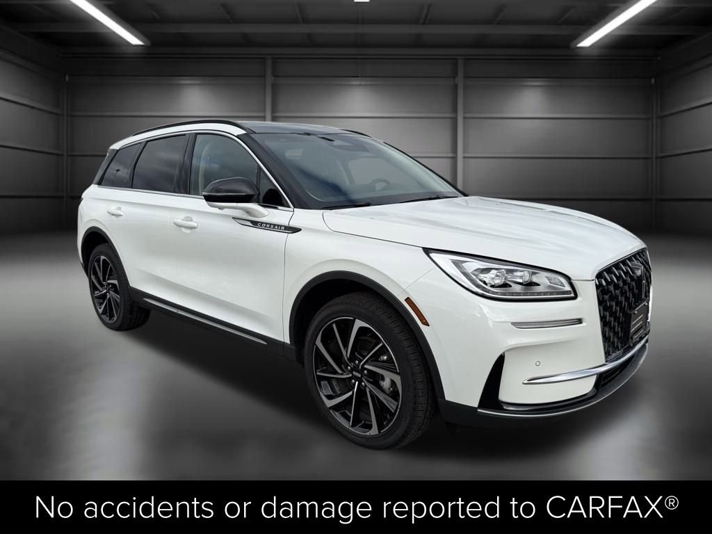 New 2025 Lincoln Corsair Reserve w/ Towing Package image 3