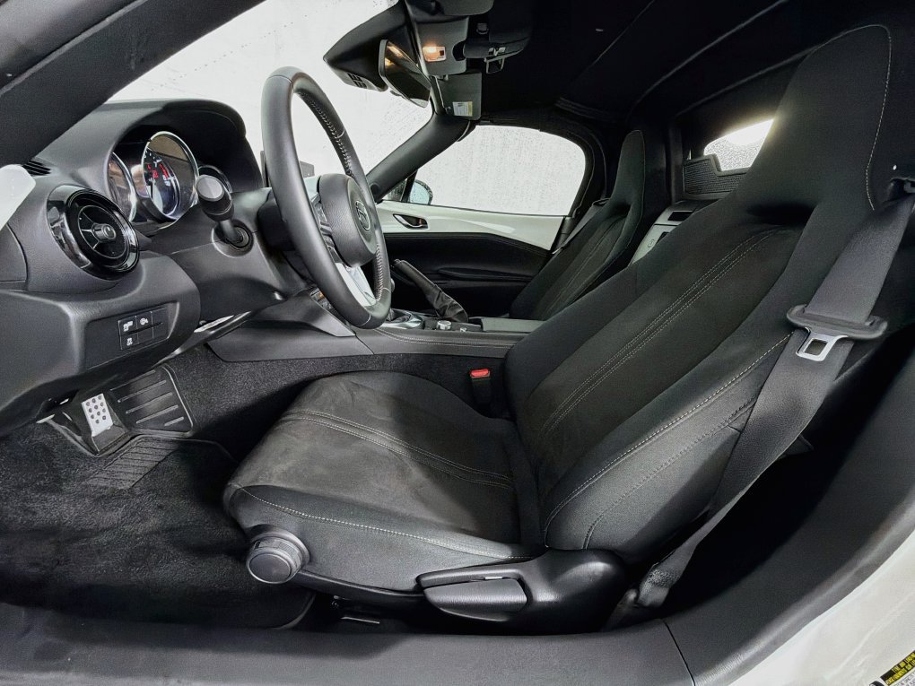 Used 2025 MAZDA MX-5 Miata Club RWD image 12